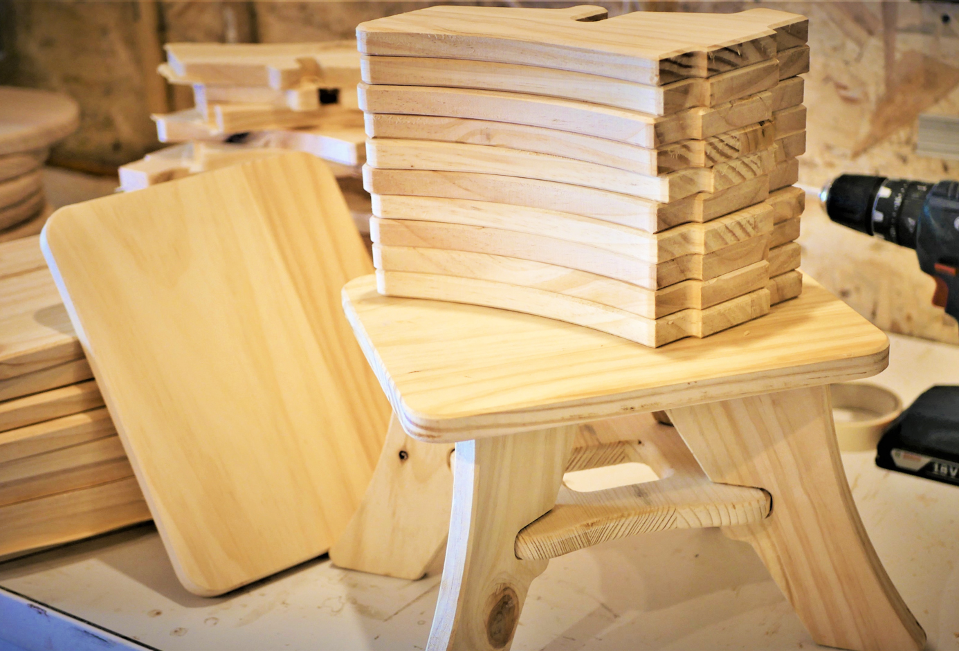 Tabouret-3 Petit banc pour enfant fabriqué en Franche-Comté